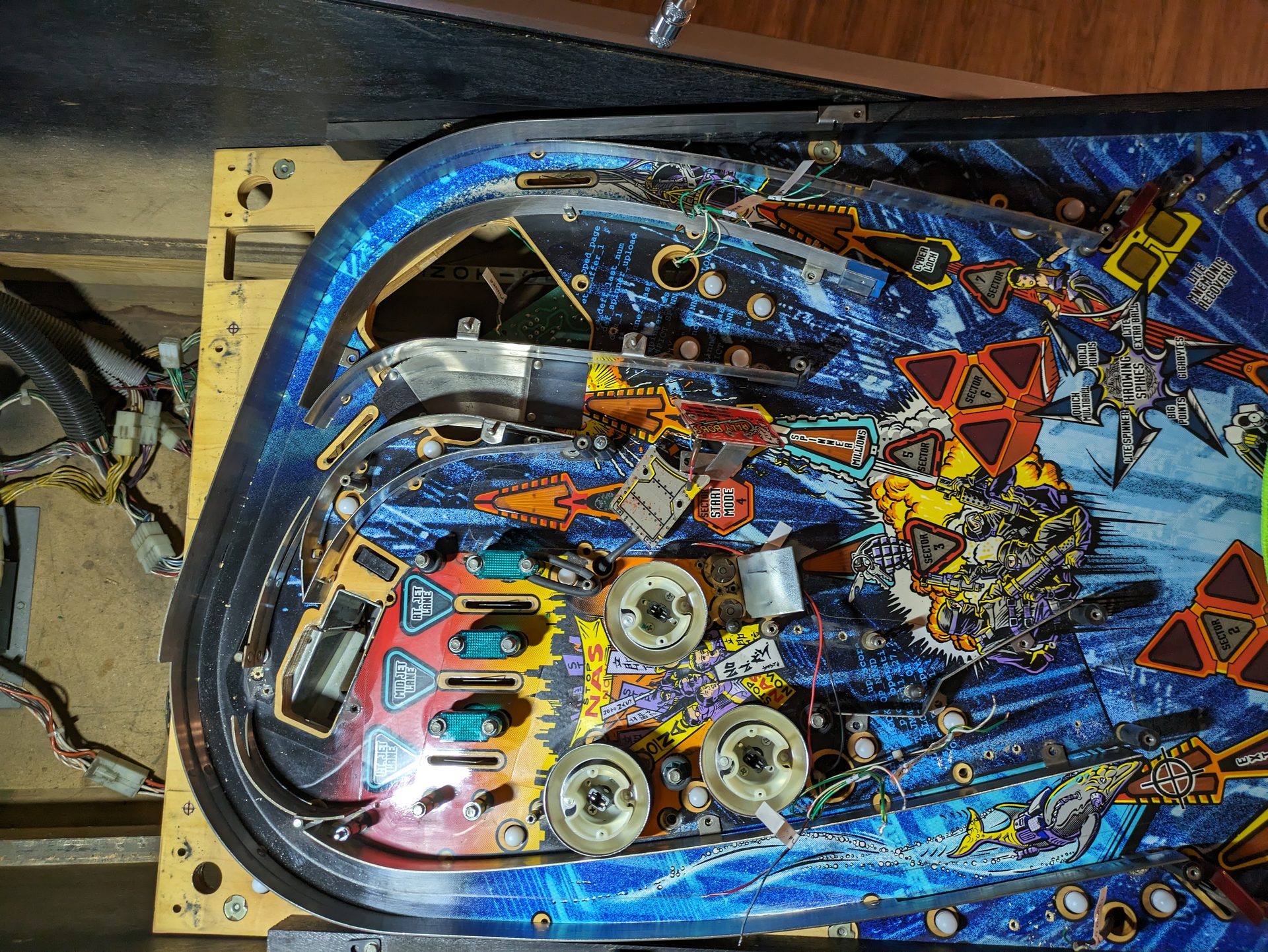 Detail: Spielfeld-Inserts nach dem LED-Umbau