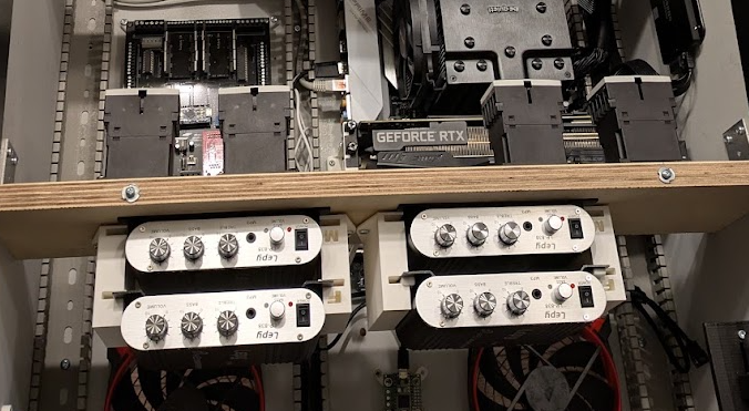 Here you can see the 4 Lepys driving SSF and the 4 Siemens contactors for flippers and slingshots
